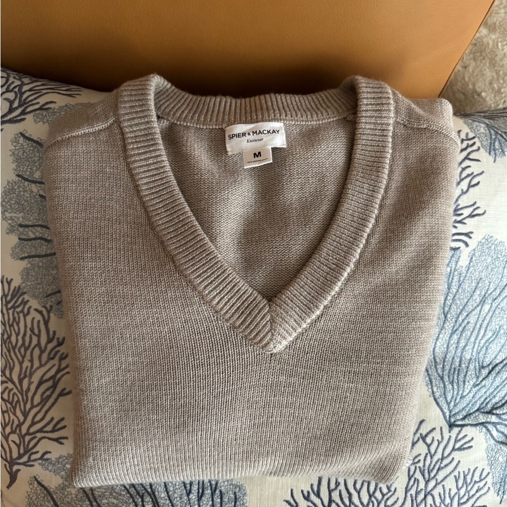 Beautiful new, unworn Spier & Mackay V neck sweater